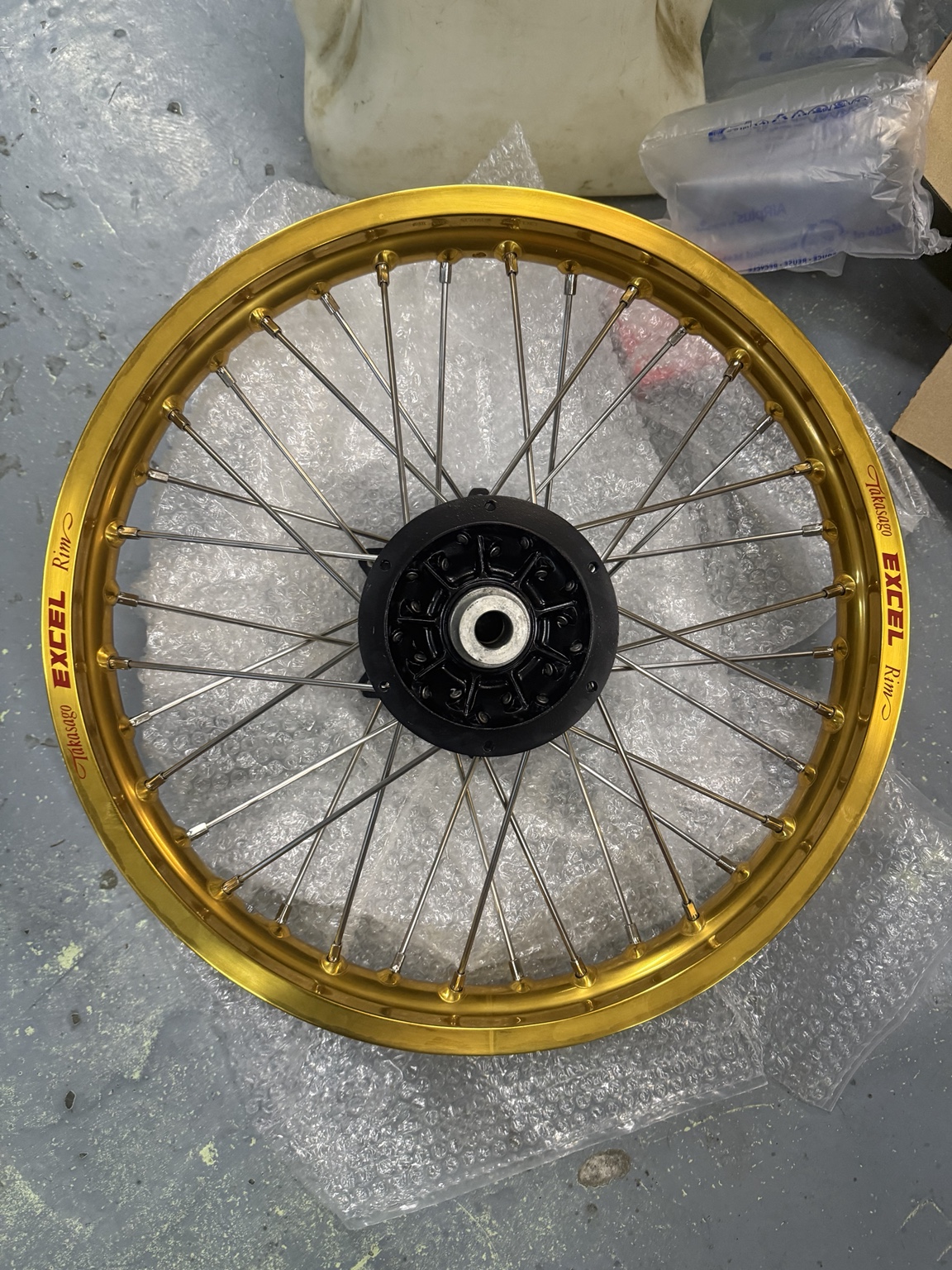 Montage de roue sur mesure MBR Racing